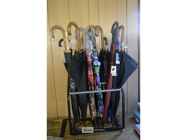 ±18 soorten div. paraplu`s - afbeelding 1 van  4