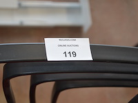 18 stoelen met rode stoffen zit - afbeelding 7 van  7