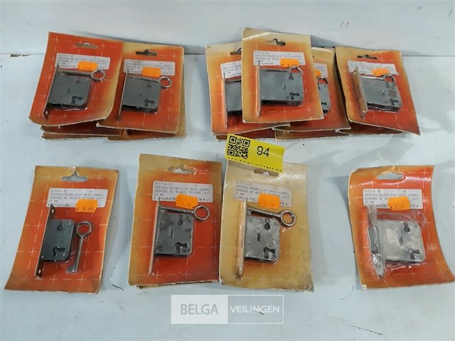 18 x insteek kastslot mix 15-25-30-35-40mm - afbeelding 1 van  3