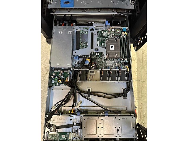 18u server rack met inhoud: dell r440 & r330, synology ds1812+, cisco switch, eaton ups - afbeelding 7 van  37