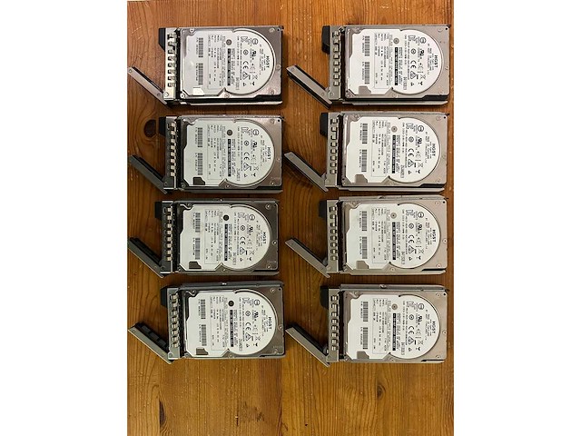 18u server rack met inhoud: dell r440 & r330, synology ds1812+, cisco switch, eaton ups - afbeelding 18 van  37