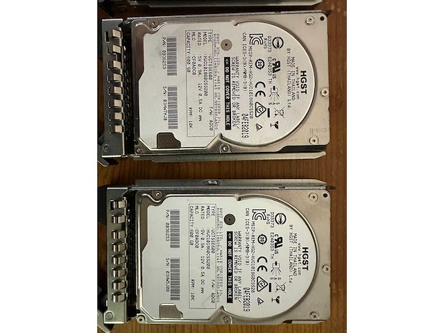 18u server rack met inhoud: dell r440 & r330, synology ds1812+, cisco switch, eaton ups - afbeelding 21 van  37