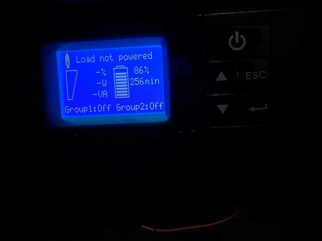 18u server rack met inhoud: dell r440 & r330, synology ds1812+, cisco switch, eaton ups - afbeelding 25 van  37