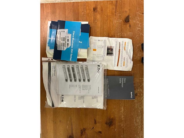 18u server rack met inhoud: dell r440 & r330, synology ds1812+, cisco switch, eaton ups - afbeelding 27 van  37