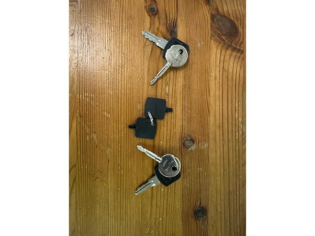 18u server rack met inhoud: dell r440 & r330, synology ds1812+, cisco switch, eaton ups - afbeelding 28 van  37