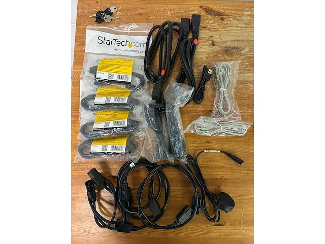 18u server rack met inhoud: dell r440 & r330, synology ds1812+, cisco switch, eaton ups - afbeelding 29 van  37