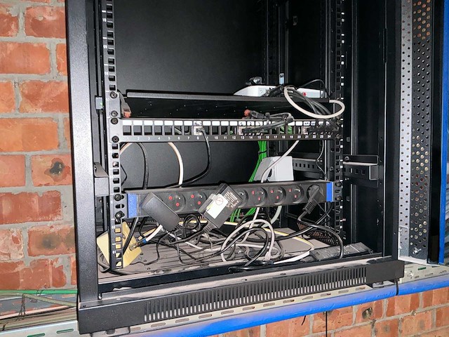 18u wandkast met glazen deur server - afbeelding 2 van  2
