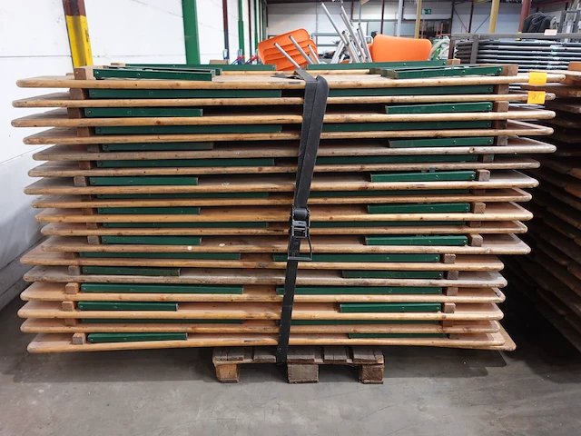 18x biertafel + 36x bank - afbeelding 4 van  4