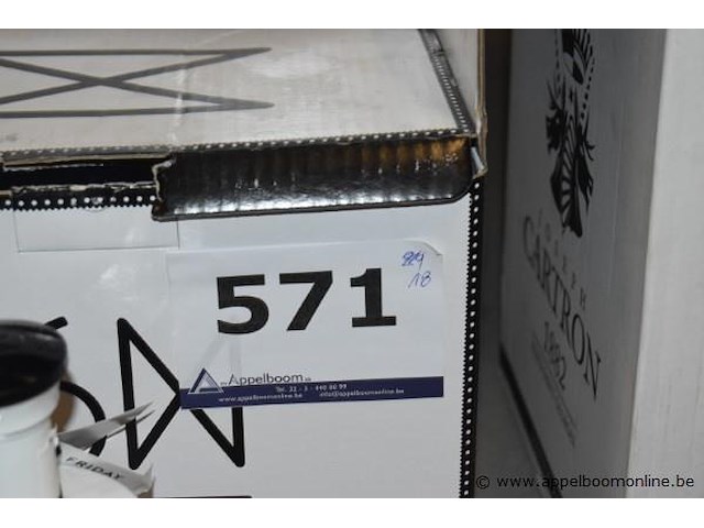 18x fles gin, 6m friday, chic gin, 70cl, 40% alc. vol. - afbeelding 3 van  3