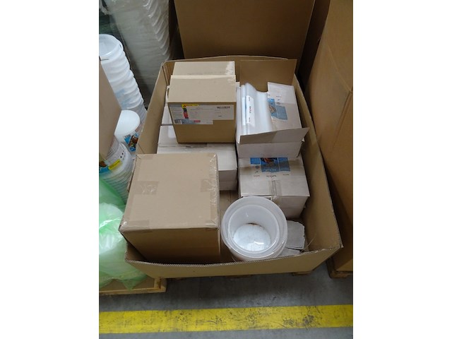 18x pallet diverse plastic potjes/emmers - afbeelding 7 van  34