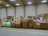 18x pallet diverse plastic potjes/emmers - afbeelding 1 van  34