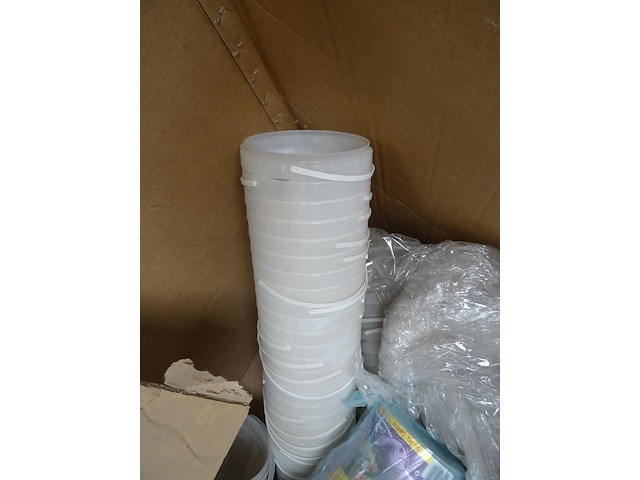 18x pallet diverse plastic potjes/emmers - afbeelding 19 van  34