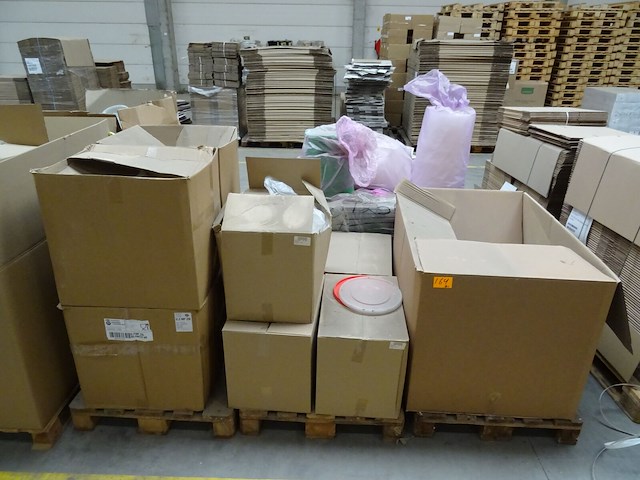 18x pallet diverse plastic potjes/emmers - afbeelding 12 van  34