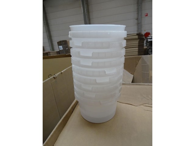 18x pallet diverse plastic potjes/emmers - afbeelding 33 van  34