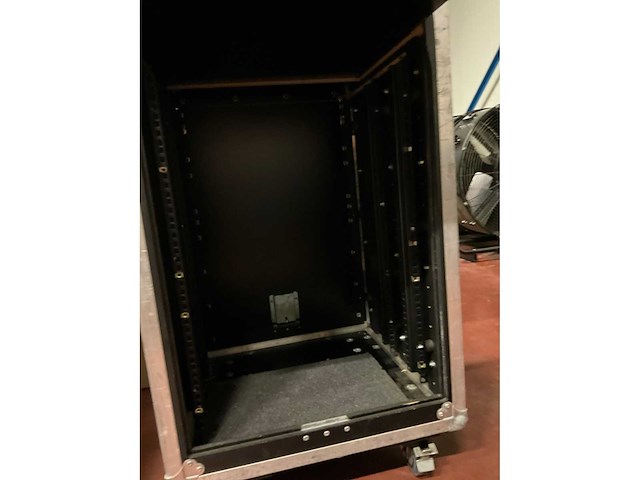 19" 15u flightcase slamdoor - afbeelding 4 van  4