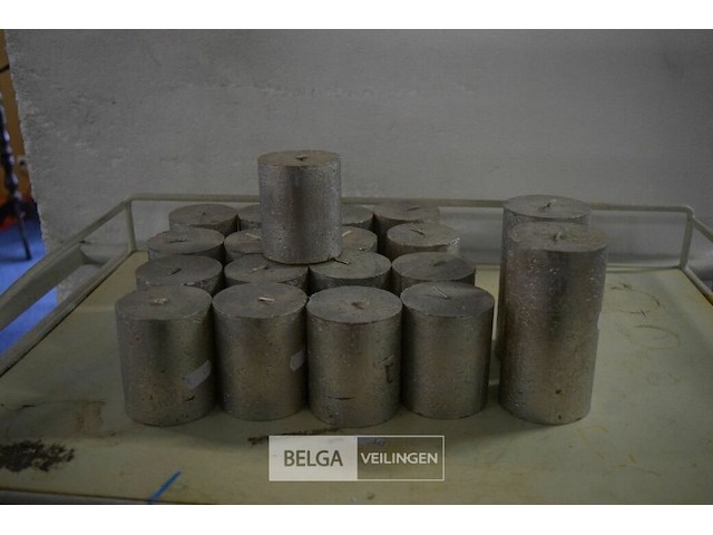 ±19 kaarsen div maten - afbeelding 1 van  2