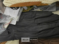 ±19 paar handschoenen - afbeelding 2 van  4