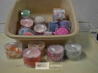 19 pakjes papieren cupe cake vormen - afbeelding 1 van  4