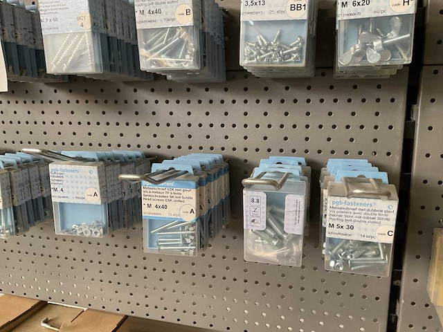 190 blisters met schroeven - afbeelding 2 van  8