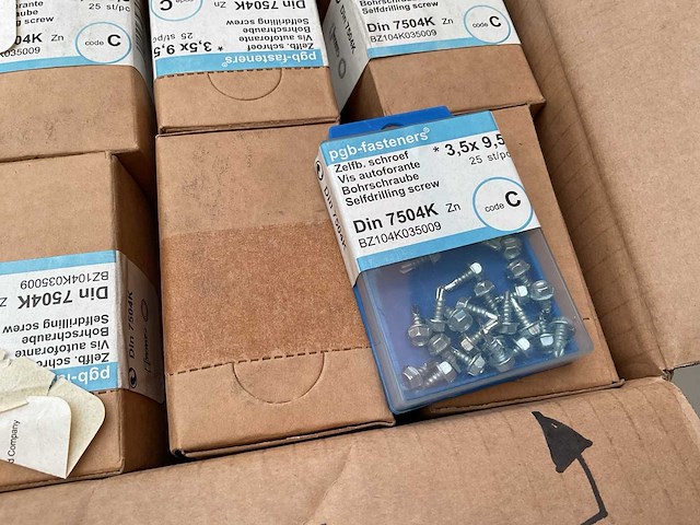 192 blisters met plaat schroeven - afbeelding 2 van  4