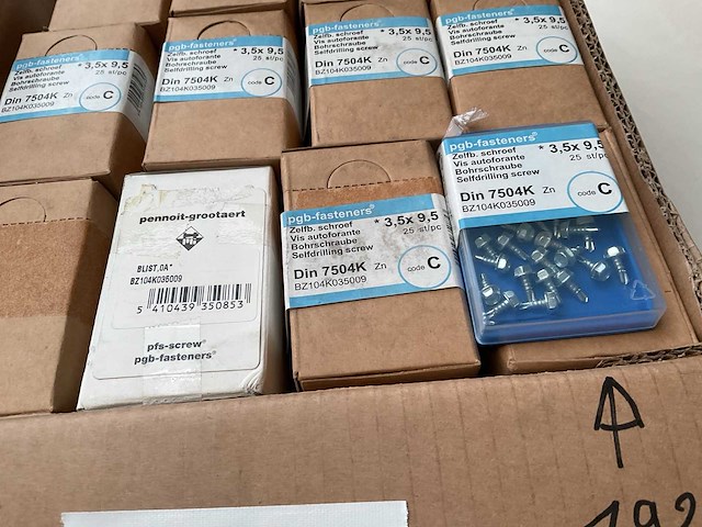 192 blisters met plaat schroeven - afbeelding 2 van  5