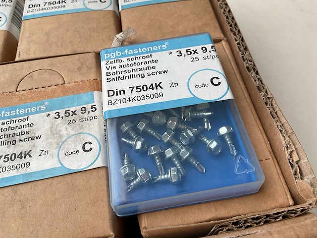 192 blisters met plaat schroeven - afbeelding 3 van  5