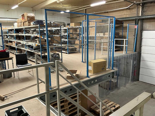 192 m2 magazijnvlonder - afbeelding 1 van  11