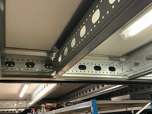 192 m2 magazijnvlonder - afbeelding 10 van  11