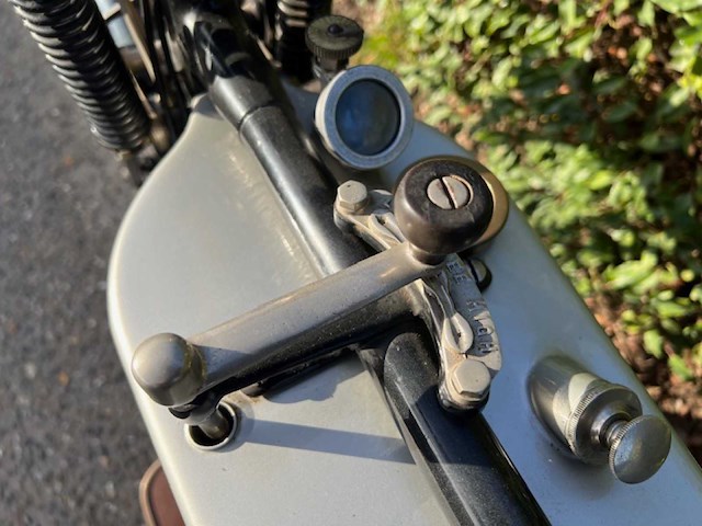 1923 douglas 2 3/4hp oldtimer motorfiets - afbeelding 9 van  11