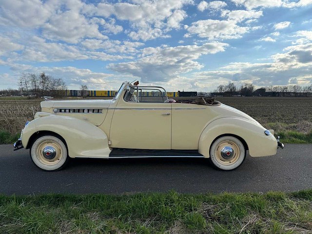 1939 packard cabrio - oldtimer - afbeelding 2 van  28