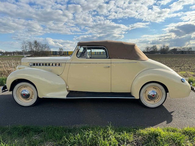 1939 packard cabrio - oldtimer - afbeelding 25 van  28