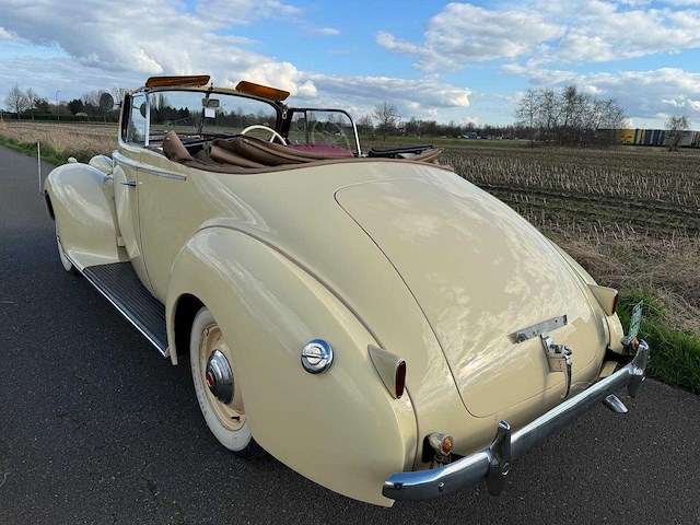 1939 packard cabrio - oldtimer - afbeelding 26 van  28