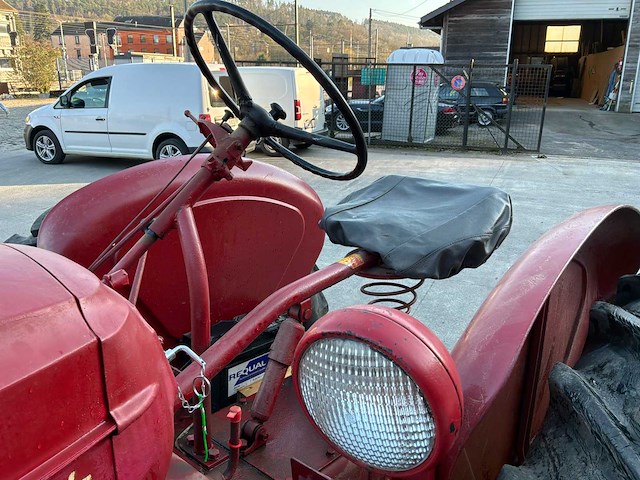 1947 massey harris 30 2wd landbouwtractor - afbeelding 20 van  23