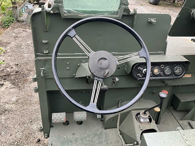 1952 minerva blindée legervoertuig - afbeelding 4 van  34