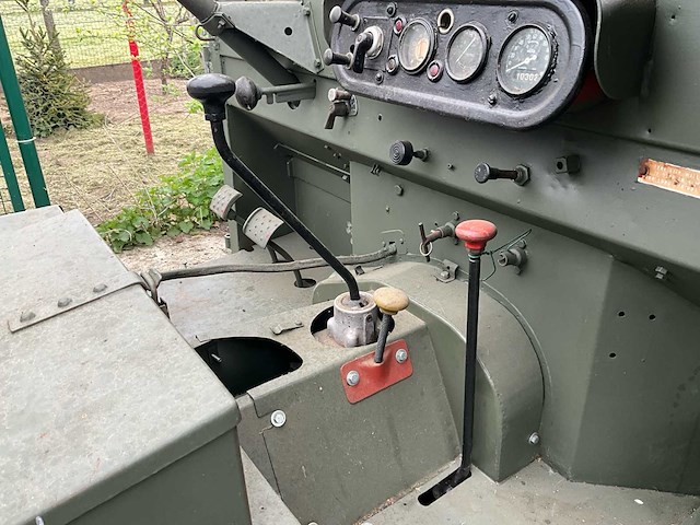 1952 minerva blindée legervoertuig - afbeelding 24 van  34