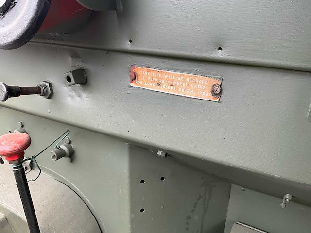 1952 minerva blindée legervoertuig - afbeelding 18 van  26