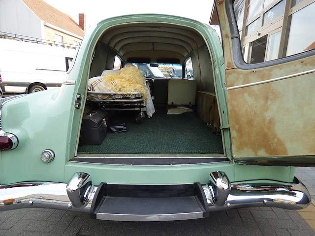 1953 miss henney ambulance - afbeelding 27 van  36