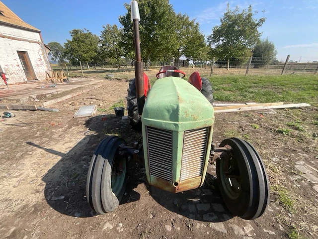 1954 massey ferguson tef 20 petit gris antieke tractor - afbeelding 22 van  22
