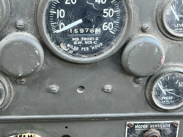 1955 willy jeep m38a1 legervoertuig - afbeelding 2 van  17