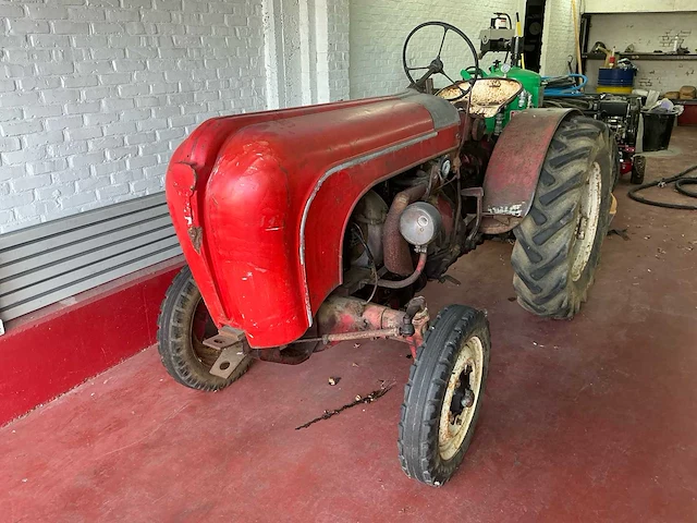 1956 porsche ap22 oldtimer tractor - afbeelding 1 van  19