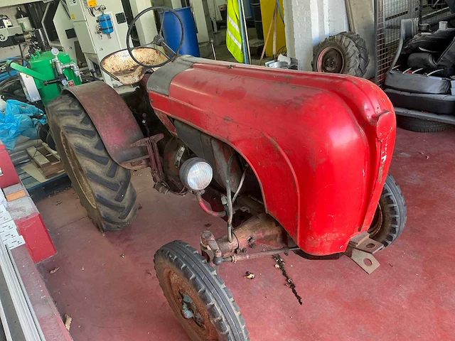 1956 porsche ap22 oldtimer tractor - afbeelding 9 van  19