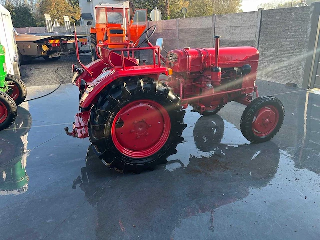 1957 fahr d130a fahr d130a – 1957 – volledig gerestaureerd – voorlopertractor - afbeelding 3 van  7