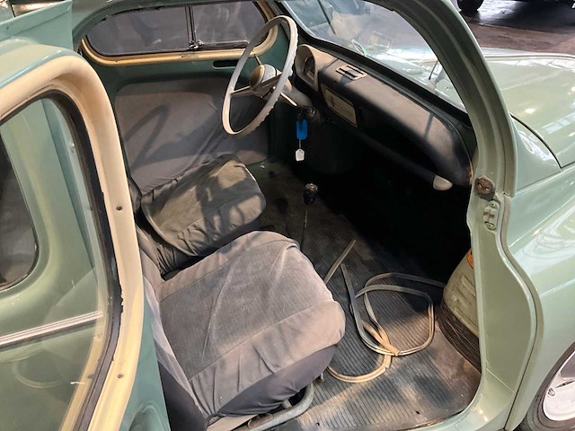 1957 renault 4cv - afbeelding 17 van  21