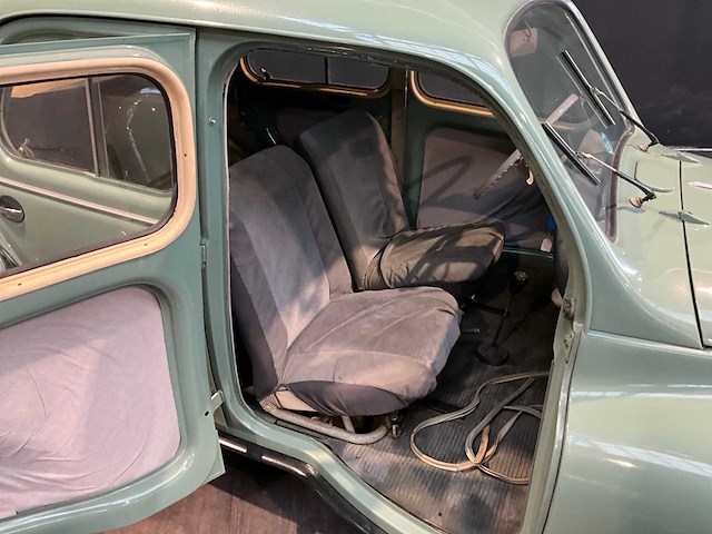 1957 renault 4cv - afbeelding 29 van  40