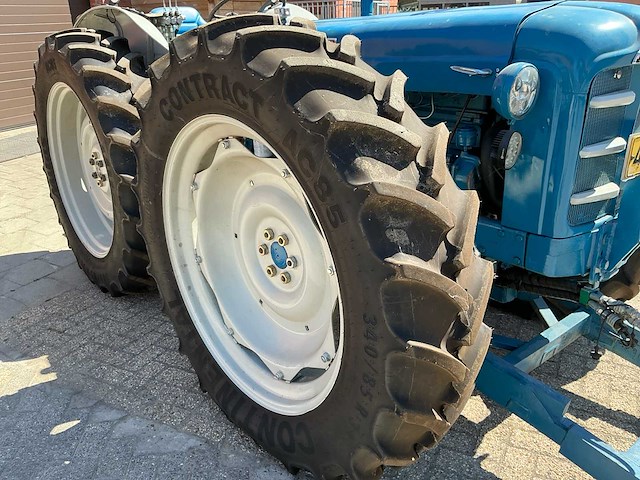 1962 county major super 4 oldtimer tractor - afbeelding 20 van  37
