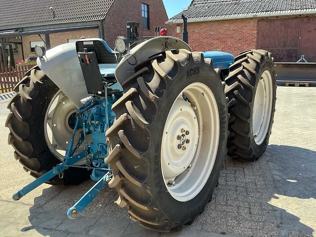 1962 county major super 4 oldtimer tractor - afbeelding 35 van  37