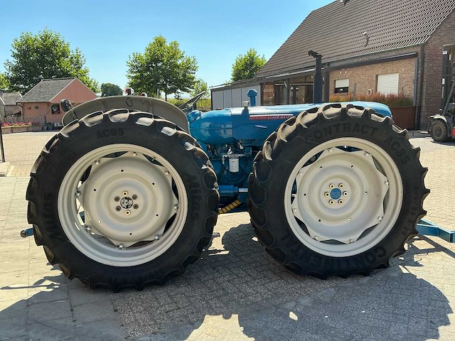 1962 county major super 4 oldtimer tractor - afbeelding 36 van  37