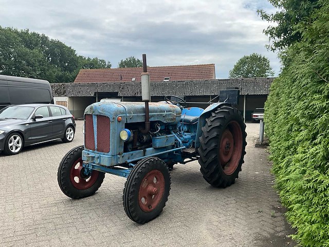 1962 fordson major oldtimer tractor - afbeelding 1 van  23