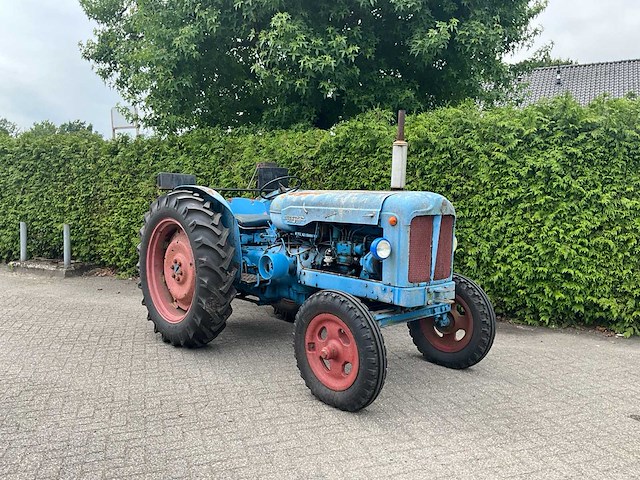 1962 fordson major oldtimer tractor - afbeelding 17 van  23