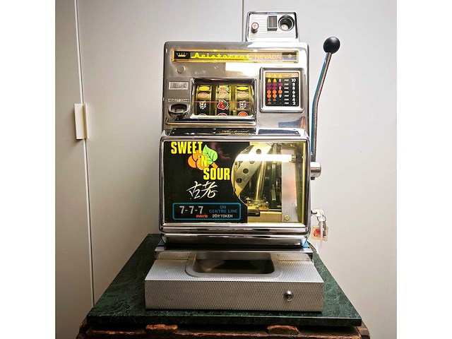 1963 - - speelautomaat - afbeelding 2 van  10